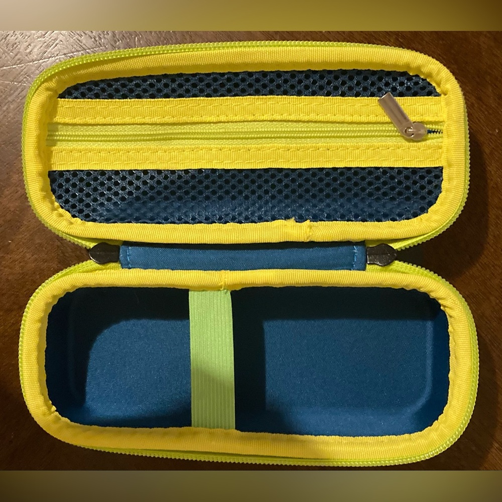 Nintendo DS Yellow and Blue Hard Shell Case With zipper Compartments